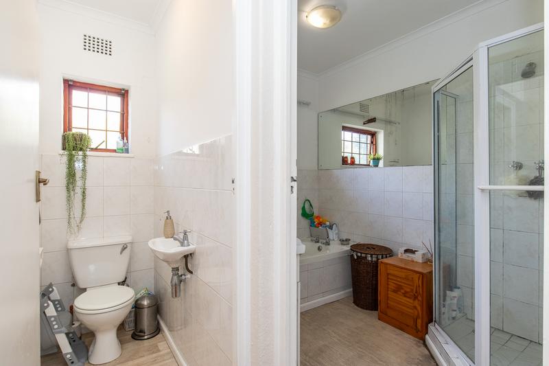 To Let 3 Bedroom Property for Rent in Meadowridge Western Cape